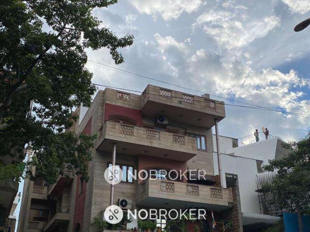 2 BHK Flat In Pataria House For Sale In Paharganj