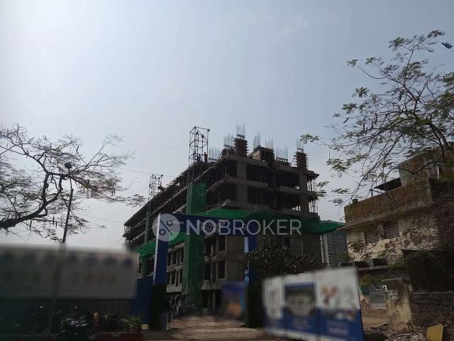 2 BHK Flat In Petont Tower For Sale In Kandivali East