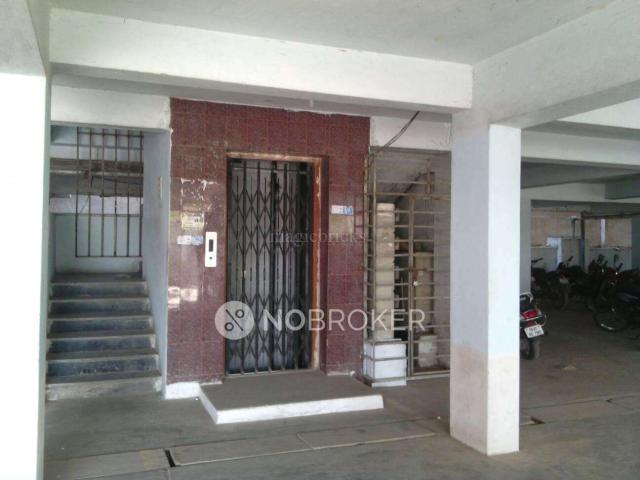 2 BHK Flat In Ppr Lake View Apartment for Rent In Kukatpally