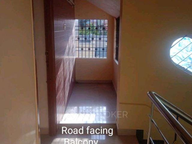 2 BHK Flat In Prabath Homes for Rent In Medavakkam