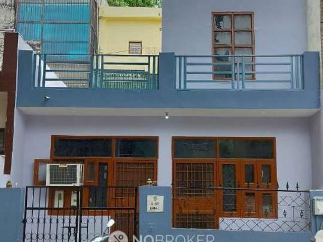 2 BHK Flat In Rwa Gamma 1 for Rent In Noida