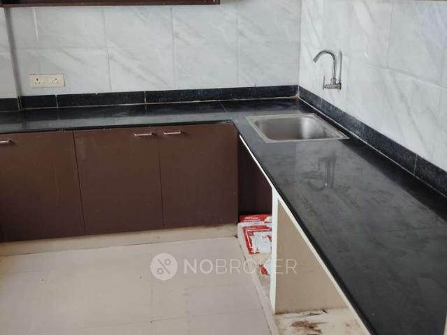 2 BHK Flat In Rajahmanis for Rent In P. T.c. Bus Stop