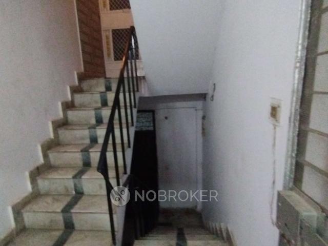 2 BHK Flat In Ramkrishna Kudir for Rent In Safdarjung Encla