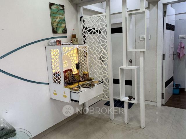 2 BHK Flat In Ravi Tower For Sale In Kandivali West, Mumbai