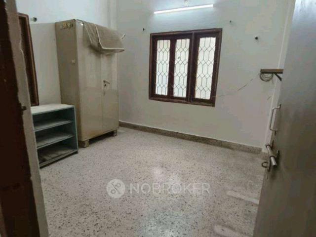 2 BHK Flat In Royal Grand Appartment for Rent In Banjara Hi