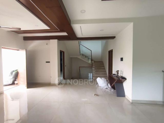 2 BHK Flat In Royal Plaza for Rent In Masab Tank