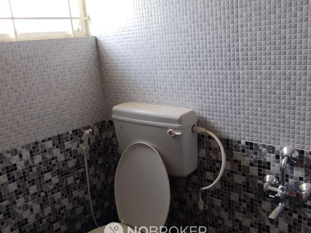 2 BHK Flat In Stand Alone Building for Lease In Swathi Party Hall