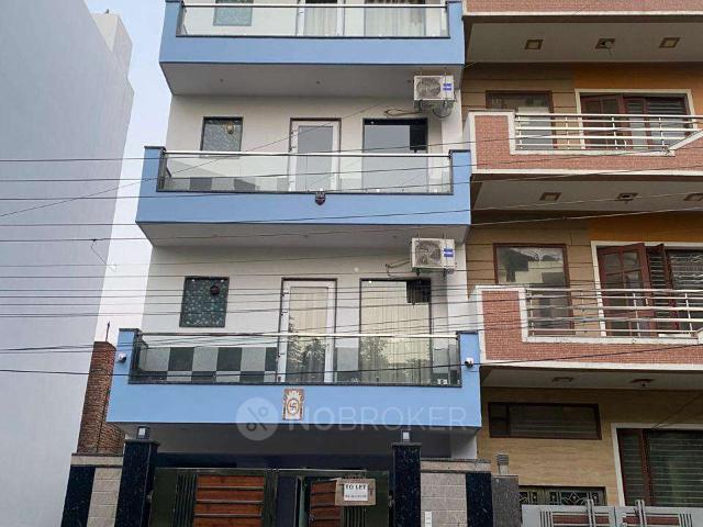 2 BHK Flat In Stand Alone Building for Rent In Sector 51