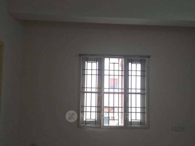 2 BHK Flat In Standalone Building, customs Colony, thoraipakk
