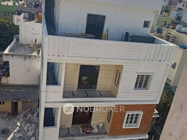 2 BHK Flat In Standalone Building for Lease In Basaweshwa