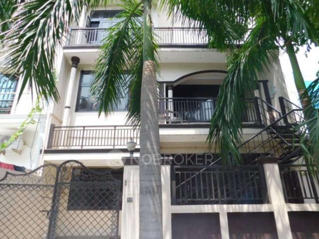 2 BHK Flat In Standalone Building for Rent In Alpha I