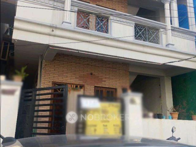 2 BHK Flat In Standalone Building for Rent In Kothapet