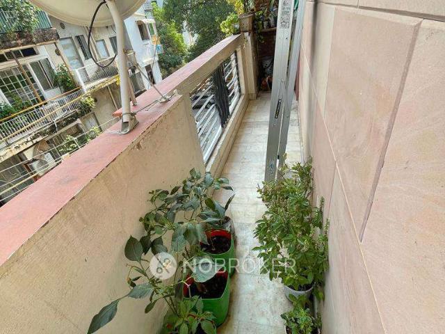 2 BHK Flat In Standalone Building for Rent In Kalkaji