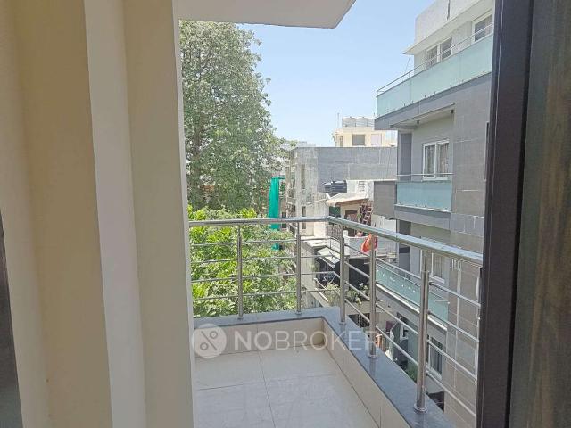 2 BHK Flat In Standalone Building for Rent In Janakpuri
