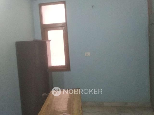 2 BHK Flat In Standalone Building for Rent In Mayur Vihar