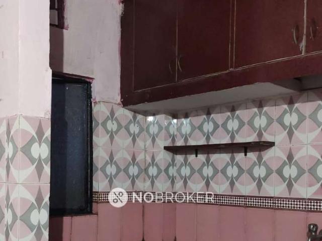 2 BHK Flat In Standalone Building for Rent In Mayur Vihar