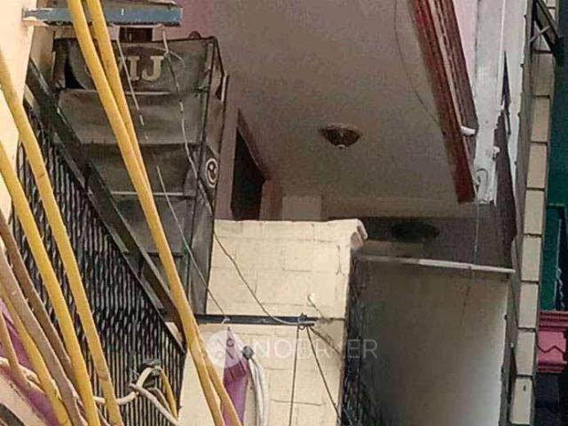 2 BHK Flat In Standalone Building for Rent In Saket
