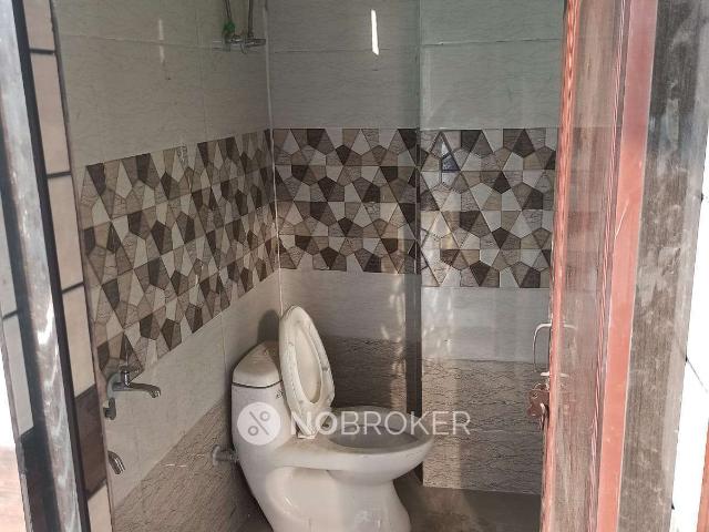 2 BHK Flat In Standalone Building for Rent In Sector 105
