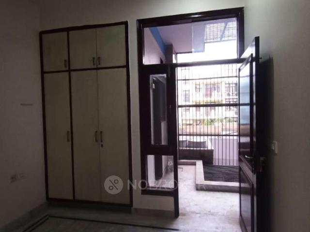 2 BHK Flat In Standalone Building for Rent In Sector 48
