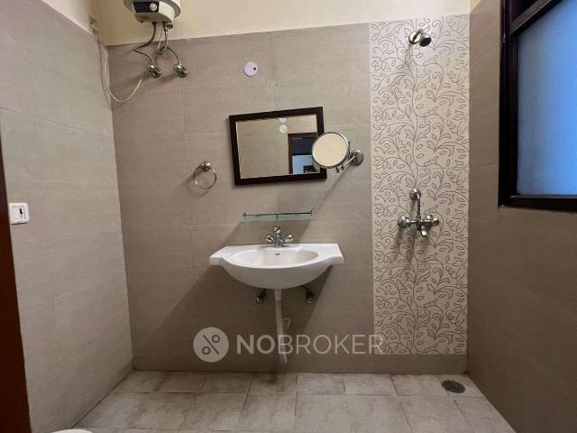 2 BHK Flat In Standalone Building for Rent In Sector 43