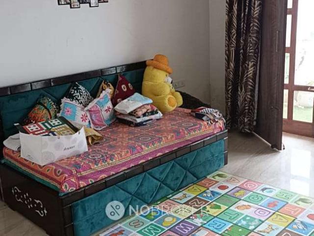 2 BHK Flat In Standalone Building for Rent In Sector 57