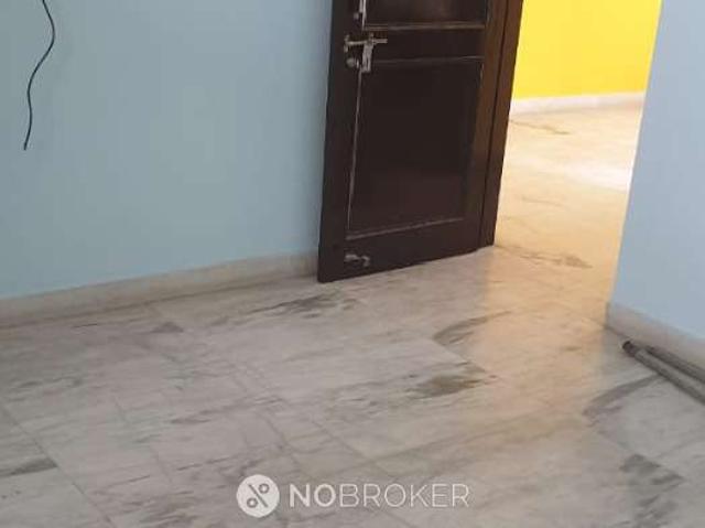 2 BHK Flat In Standalone Building for Rent In Sector 52