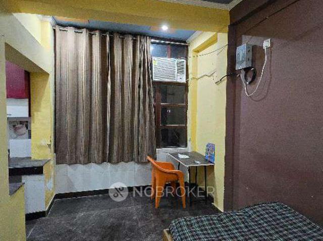 2 BHK Flat In Standalone Building for Rent In Sector 62a