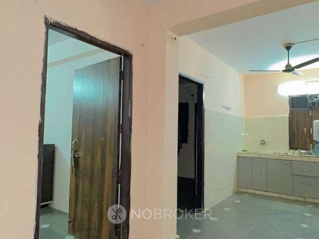 2 BHK Flat In Standalone Building for Rent In Sector 63a