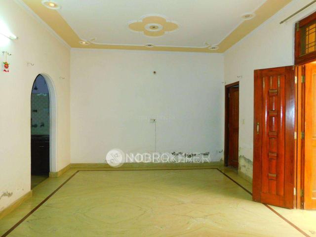 2 BHK Flat In Standalone Building for Rent In Sector 7