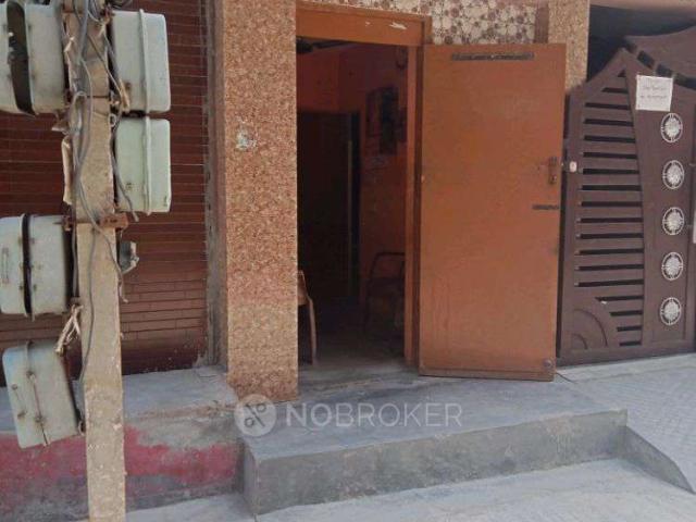 2 BHK Flat In Standalone Building for Rent In Sector 7