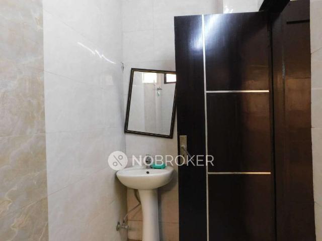 2 BHK Flat In Standalone Building for Rent In Subhash Nagar