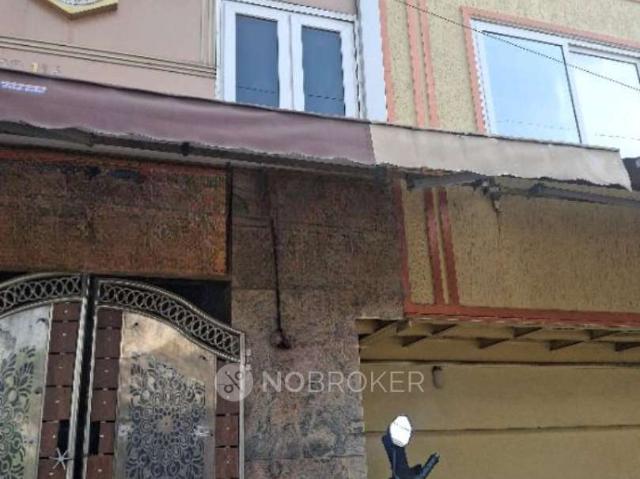 2 BHK Flat In Standalone Building for Rent In Porur