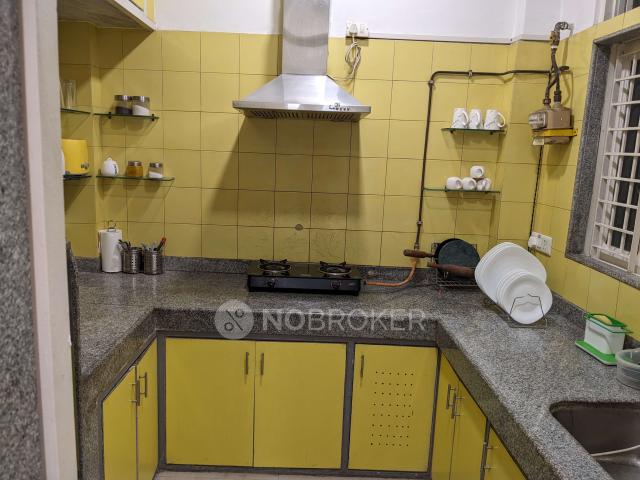 2 BHK Flat In Standalone Building for Rent In Pari Chowk