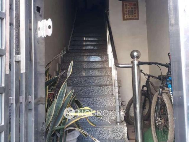 2 BHK Flat In Standalone Building for Rent In Vasant Kunj