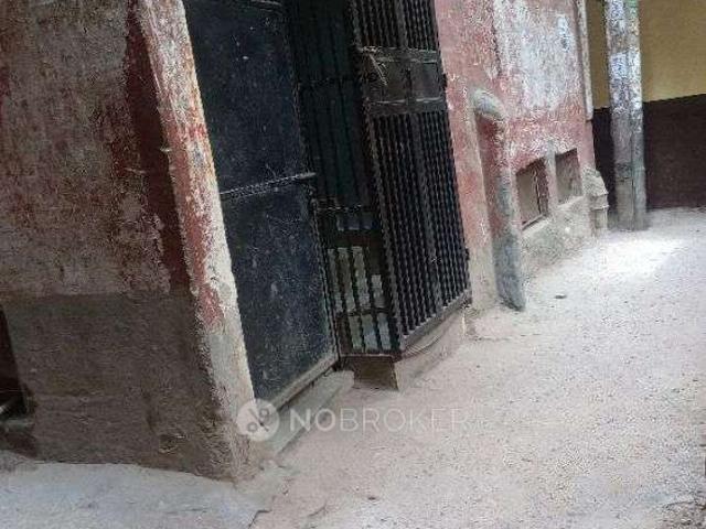 2 BHK Flat In Standalone Building For Sale In Katwaria Sarai