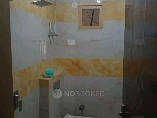 2 BHK Flat In Standalone Building For Sale In Laxmi Nagar