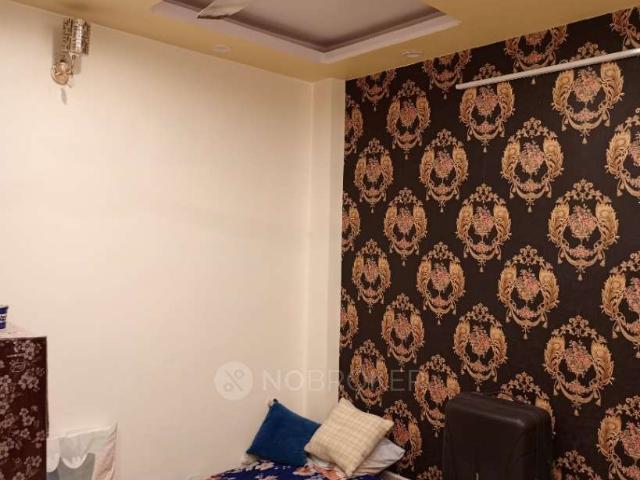 2 BHK Flat In Standalone Building For Sale In Laxmi Nagar
