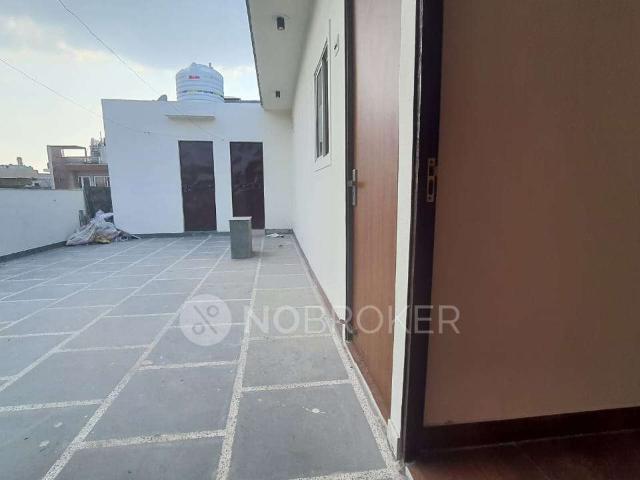 2 BHK Flat In Standalone Building For Sale In Malviya Nagar