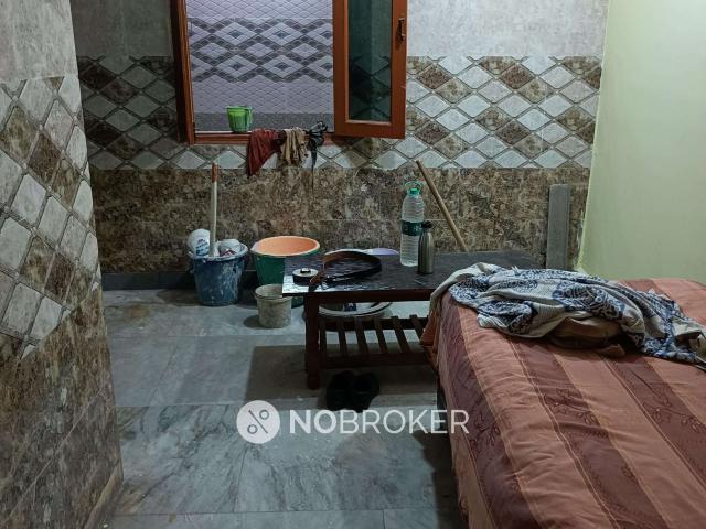 2 BHK Flat In Standalone Building For Sale In Paharganj