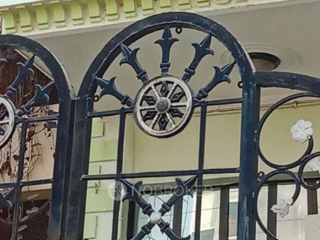 2 BHK Flat In Standlone Buildinh for Rent In Sector 9