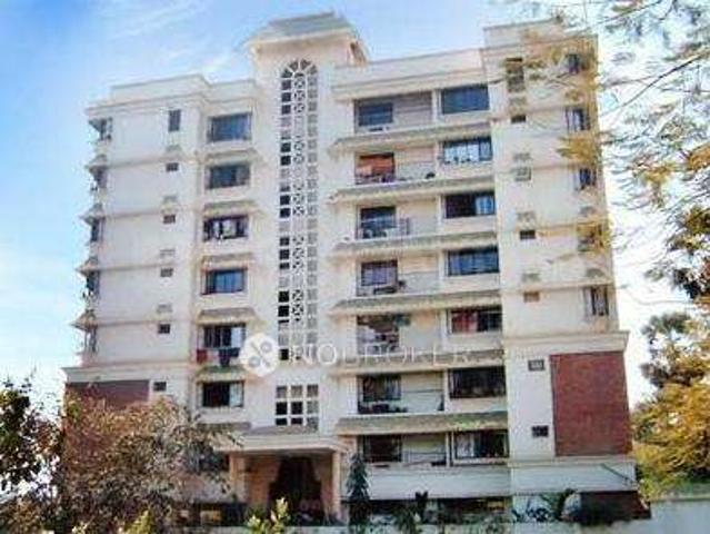 2 BHK Flat In Starlight Chs For Sale In Kandivali West