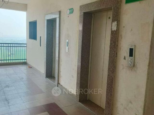 2 BHK Flat In Supertech Golf Village, Yamuna Expressway For Sale In Supertech Golf Village