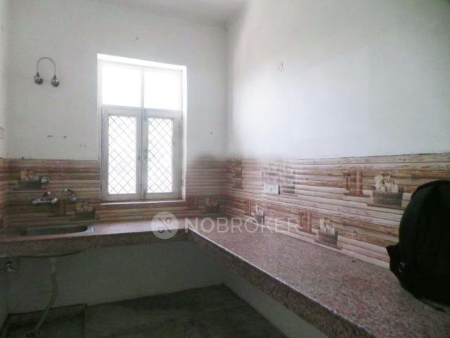 2 BHK Flat In Sachdeva House for Rent In 308, 20, Shakti Nagar, Model Town, Sector 11, Gurugram, Haryana 122001, India