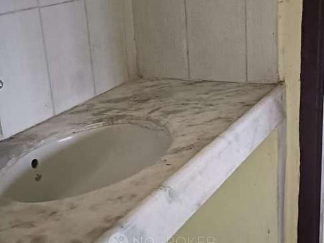 2 BHK Flat In Sai Chandra Apartments For Sale In Old Bowenp