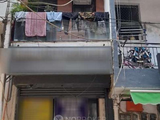 2 BHK Flat In Satya Niketan For Sale In Dhaula Kuan