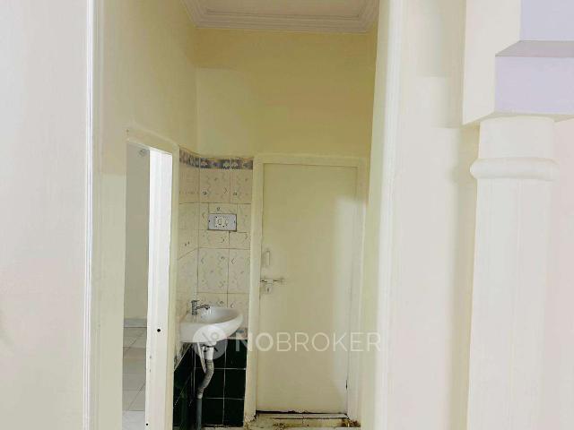 2 BHK Flat In Satya Residency, Madinaguda For Sale In Madin