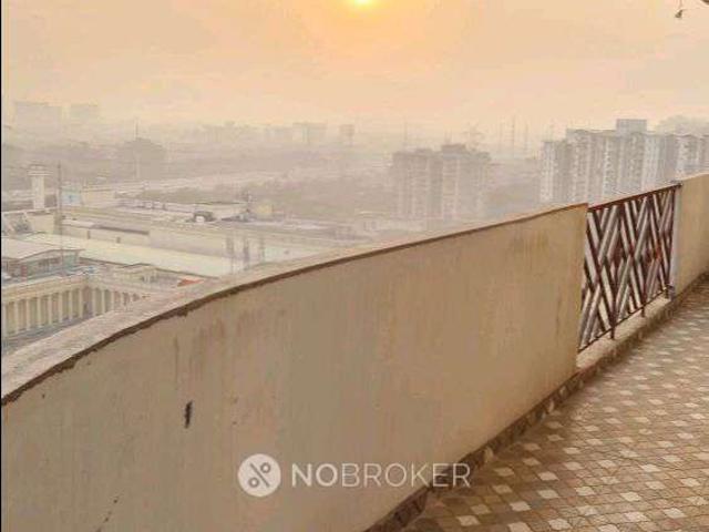 2 BHK Flat In Saya Gold Avenue For Sale In Indirapuram