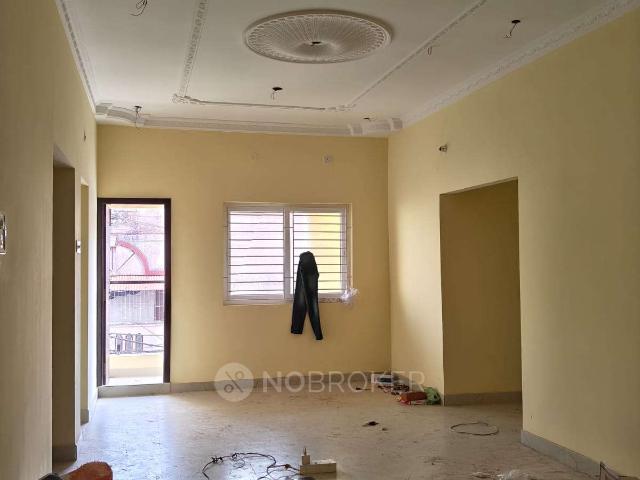 2 BHK Flat In Sb for Rent In Madipakkam