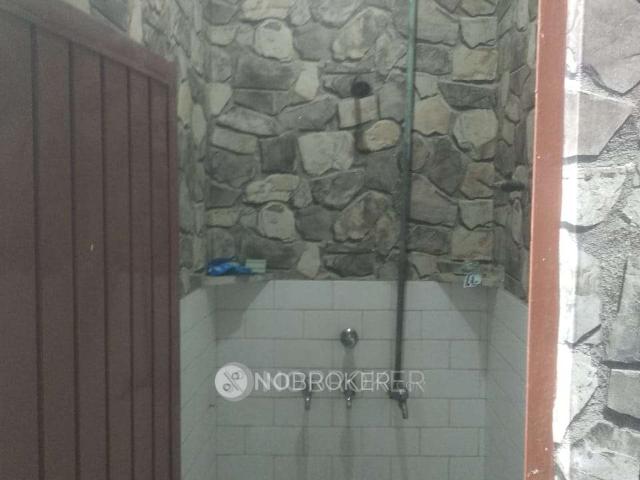 2 BHK Flat In Sb for Rent In Laxmi Nagar