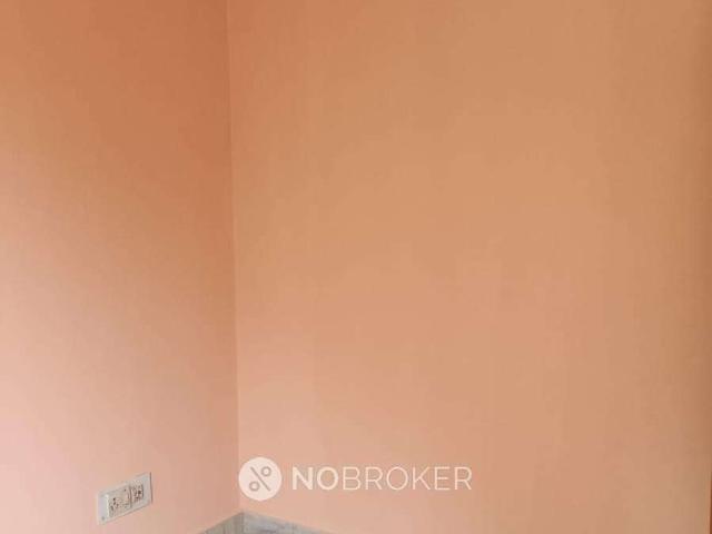 2 BHK Flat In Sb For Sale In Sri Niwaspuri